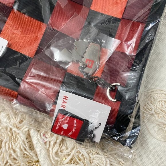 HARVEYS Seatbelt Vamp Mini Messenger Crossbody Bag - Picture 7 of 11